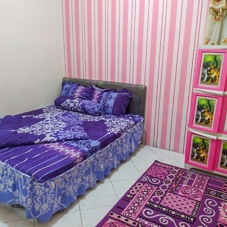 Dinotiyo Homestay Batu  Dış mekan fotoğraf