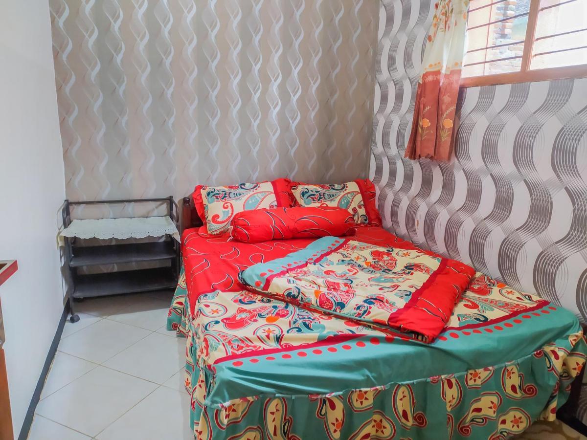 Dinotiyo Homestay Batu  Dış mekan fotoğraf