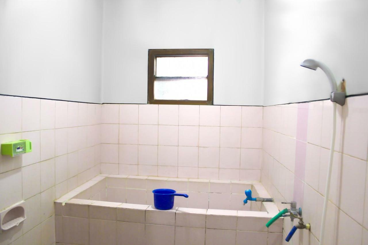 Dinotiyo Homestay Batu  Dış mekan fotoğraf